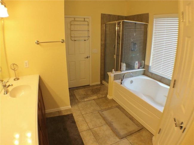 Building Photo - 15833 Mirasol Dr