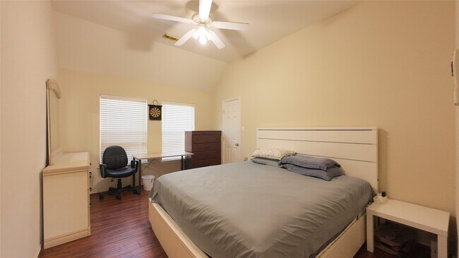 Building Photo - 4111 Creek Ridge Ln