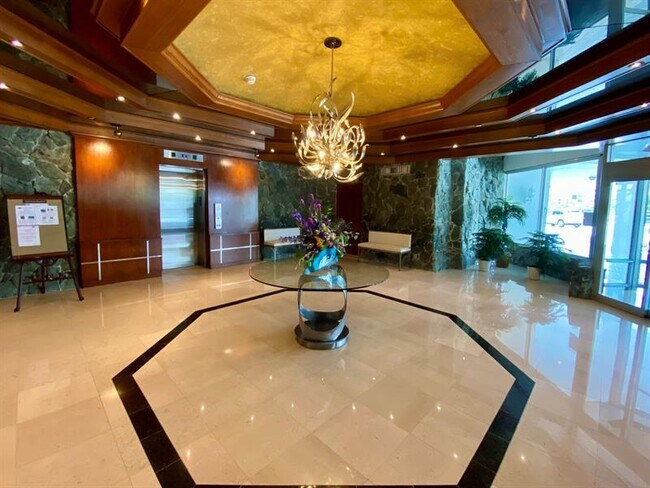 Building Photo - 1340 S Ocean Blvd