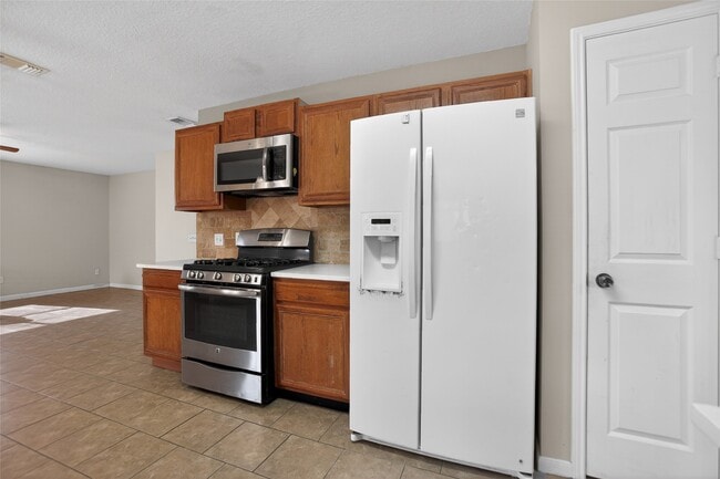 Building Photo - 20615 Valley Wells Dr