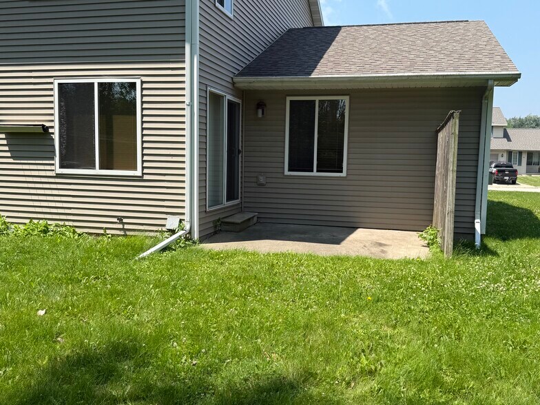 Building Photo - 276 Manette St