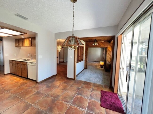 Building Photo - 320 Columbus Cir