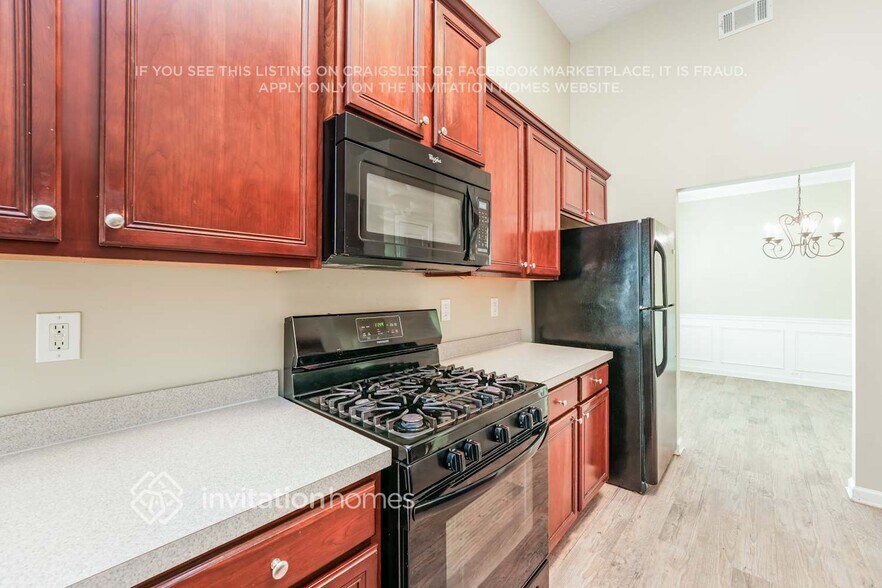 Building Photo - 30 Rosemoore Dr