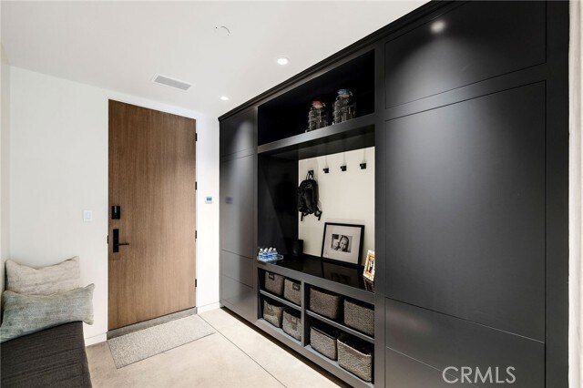 Building Photo - 121 25th St