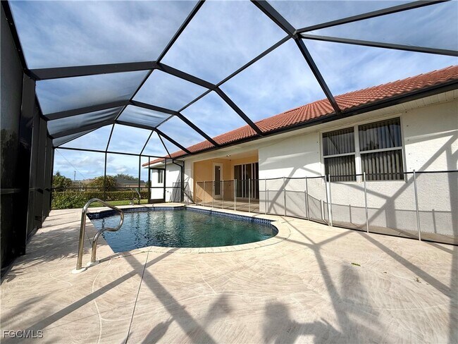 Building Photo - 1700 SW 30th Terrace