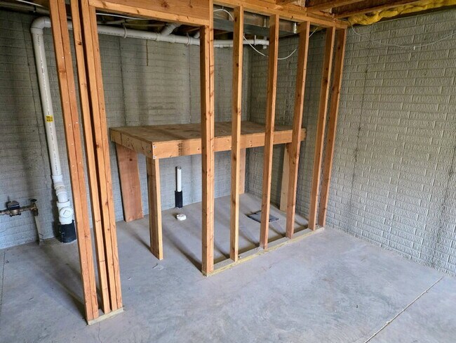 Building Photo - 2215 NW Bayberry Ln