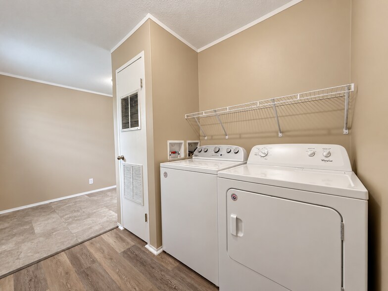 Building Photo - 71597 Penny Ct