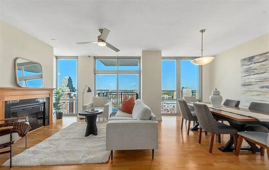 Building Photo - 4909 Laclede Ave