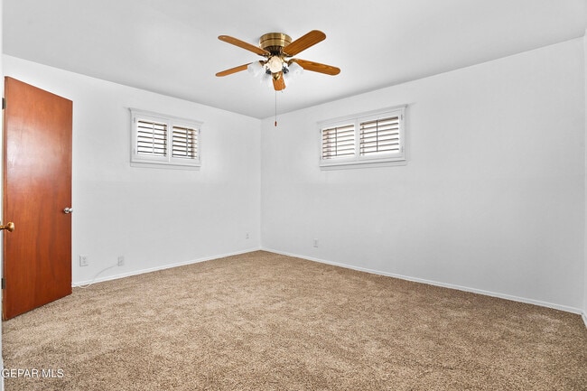 Building Photo - 9532 Waverly Dr
