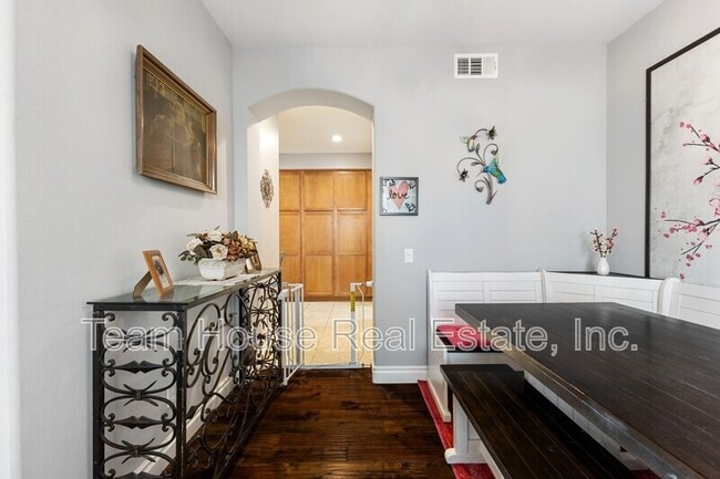 Building Photo - 23919 Brescia Dr