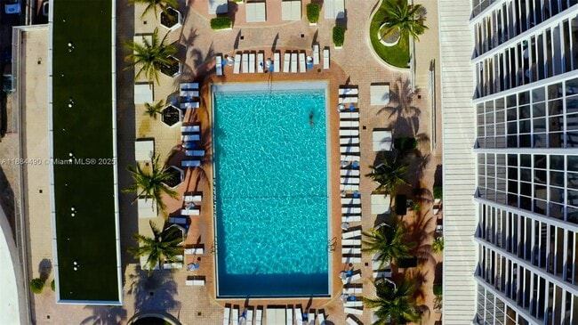 Building Photo - 10275 Collins Ave