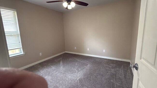 Building Photo - Rental in Shreveport