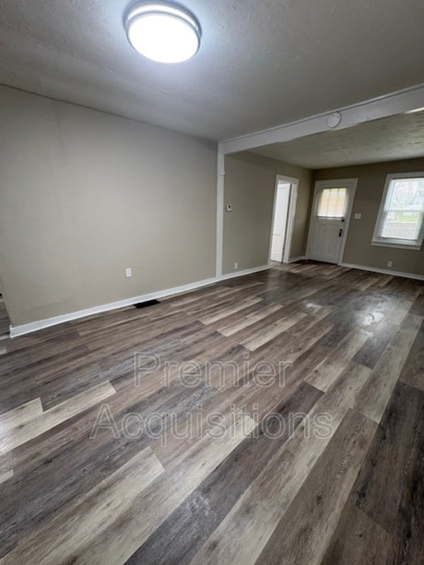 Building Photo - 507 Porter St