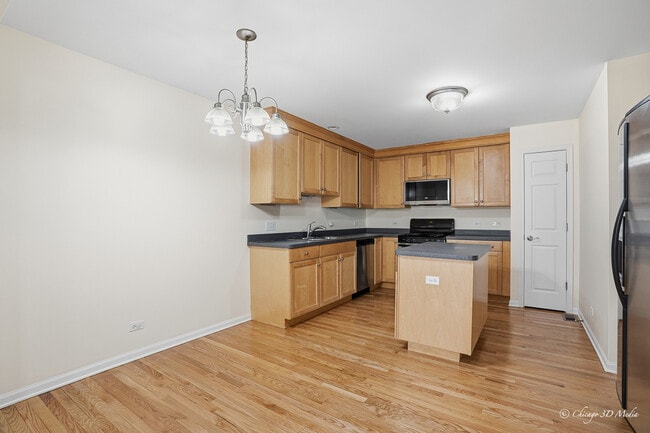 Building Photo - 214 Taylor Ct