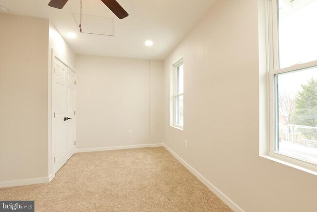 Building Photo - 1625 Montello Ave NE