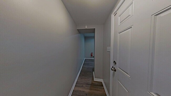 Building Photo - 6032 Walnut St