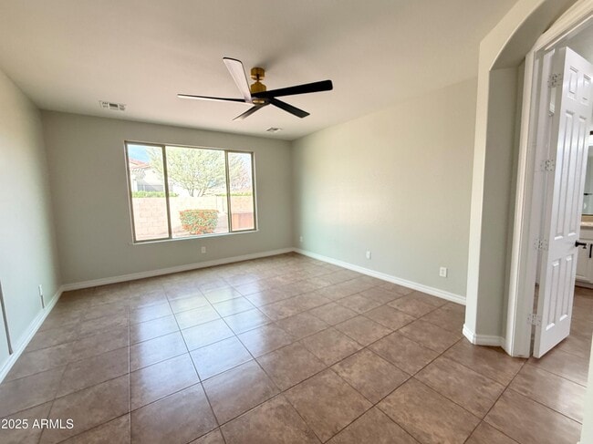 Building Photo - 2472 E Mead Dr