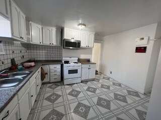 Building Photo - 1557 W 29th St