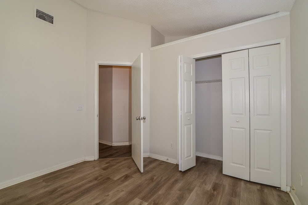 Building Photo - 502 Valencia Pl Cir