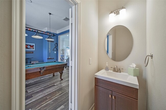 Building Photo - 9698 E Shore Dr