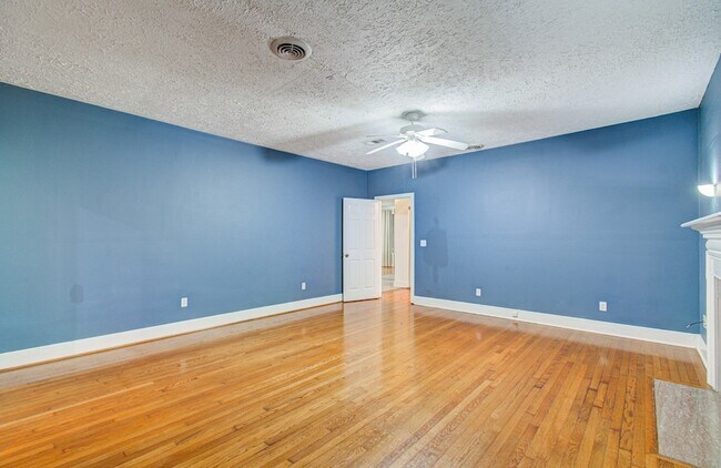 Building Photo - 5419 Gulfton St