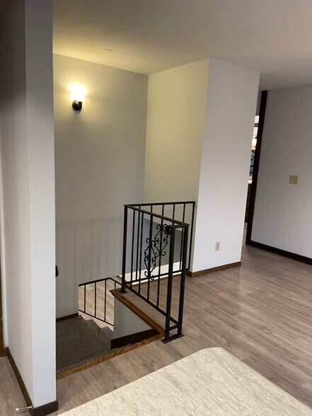 Building Photo - 6827 Sunset Meadow Dr