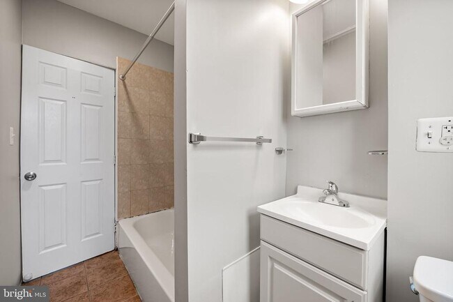 Building Photo - 414 N Bouldin St