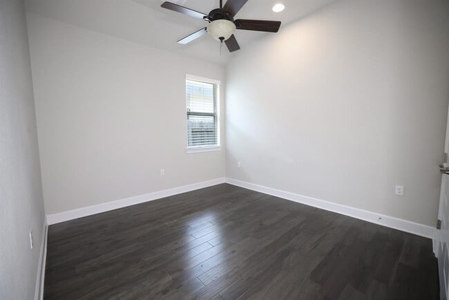 Building Photo - 5301 Ponte Tresa Dr