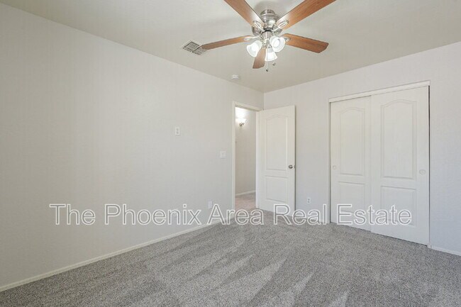 Building Photo - 1441 W Shellfish Dr