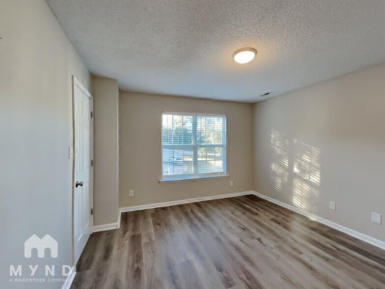 Building Photo - 8104 Stone Bridge Ct