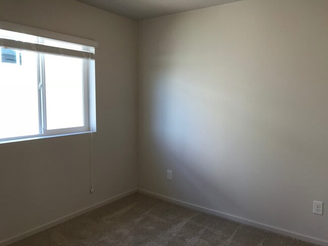 Building Photo - Spacious 4 Bd 2.5 Ba Home in  Camas School District! Upgrades! Close to Parks & Freeway Access!