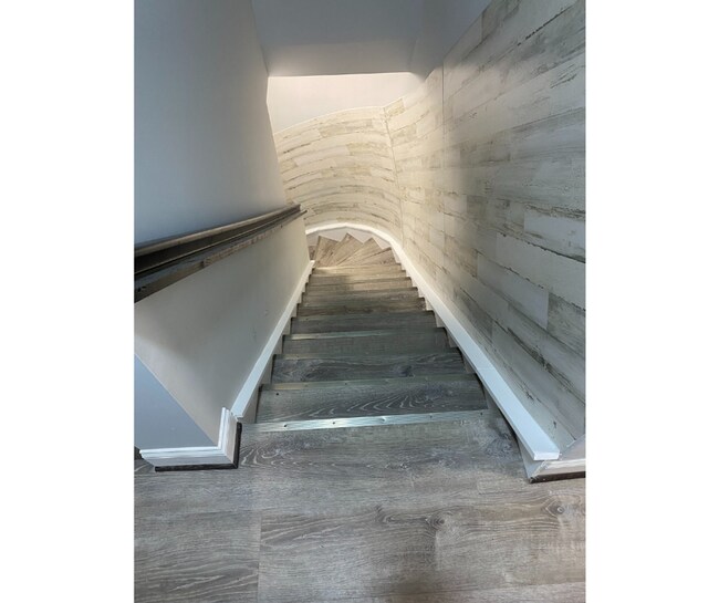 Building Photo - 210 N Mount St