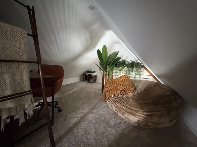 Building Photo - 441 Bartlett St