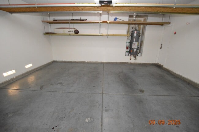 Building Photo - 9078 Mountain Lakes Ave