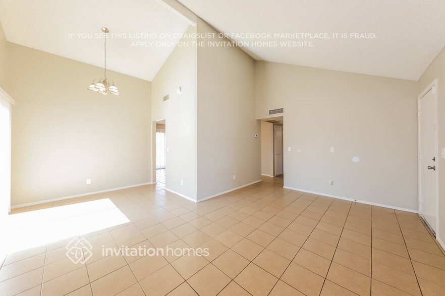 Building Photo - 5623 W Brown St