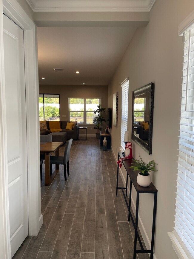 Building Photo - 4674 CRESTPOINT Wy