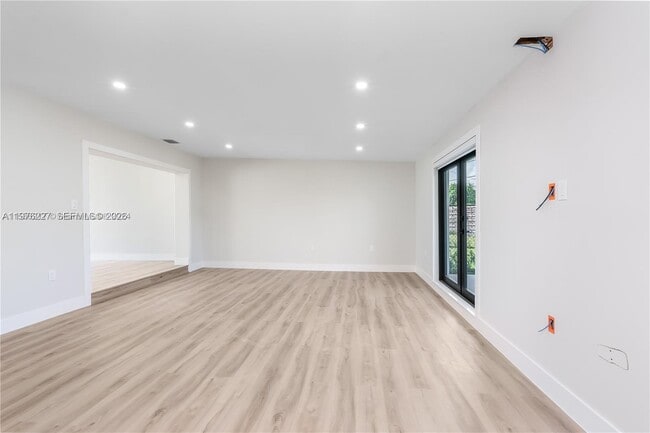 Building Photo - 8421 SW 27th Terrace