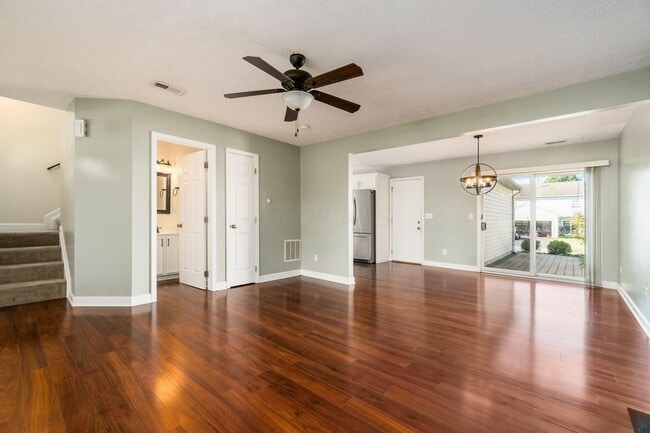 Building Photo - 1383 Pansy St