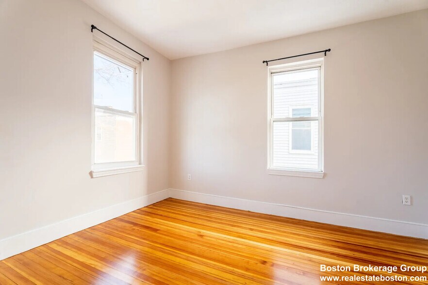 Building Photo - 33 Edison Grn