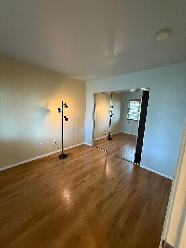 Building Photo - Spacious 4 Bed, 3 Bath in Ocean Pointe.