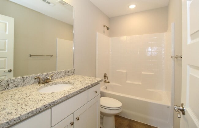 Building Photo - 588 Utah Ave