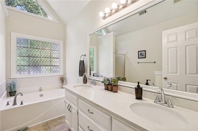 Building Photo - 760 Brand South Trail