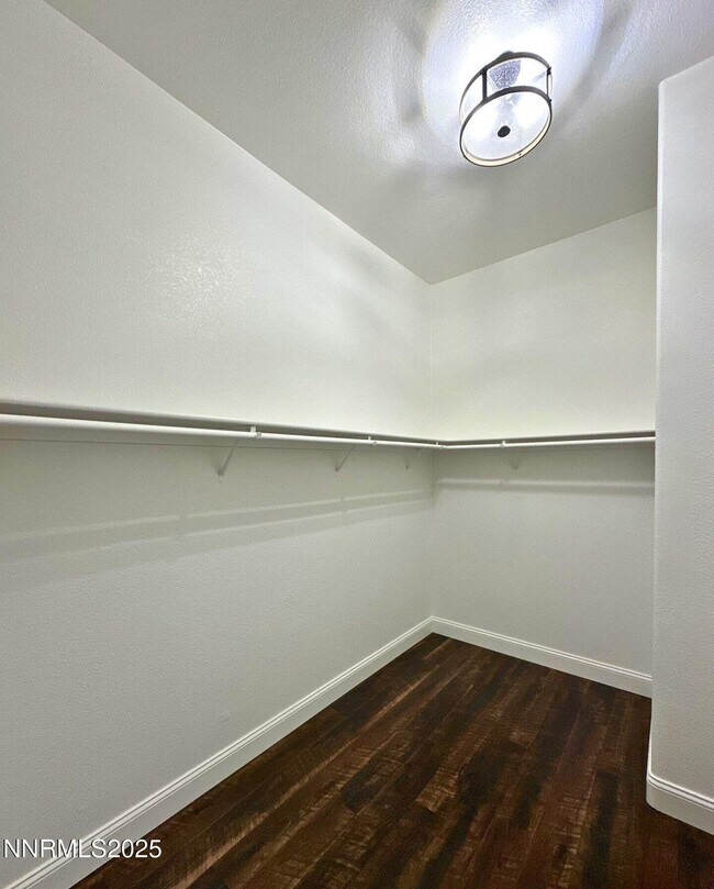 Building Photo - 1390 S Fox Glen Ct