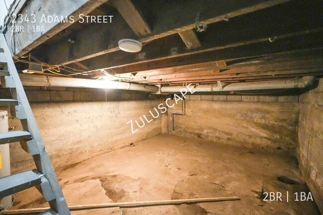 Building Photo - 2343 E Adams St