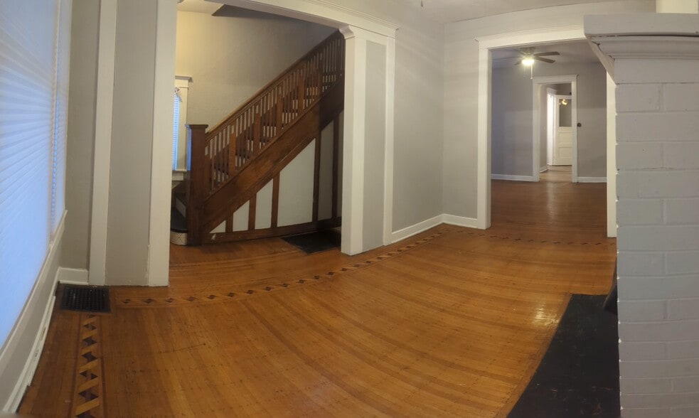 Building Photo - 502 Woodruff Place Middle Dr