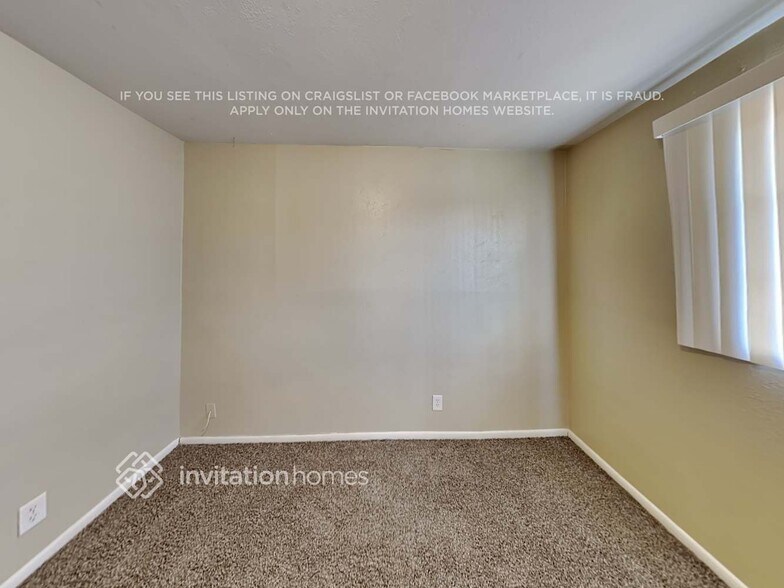 Building Photo - 5012 W McLellan Rd