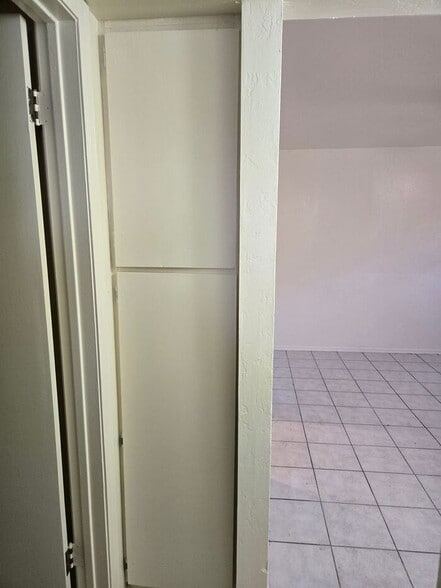 Building Photo - 10840 N 15th Ave