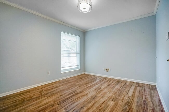 Building Photo - 2601 Augusta Dr