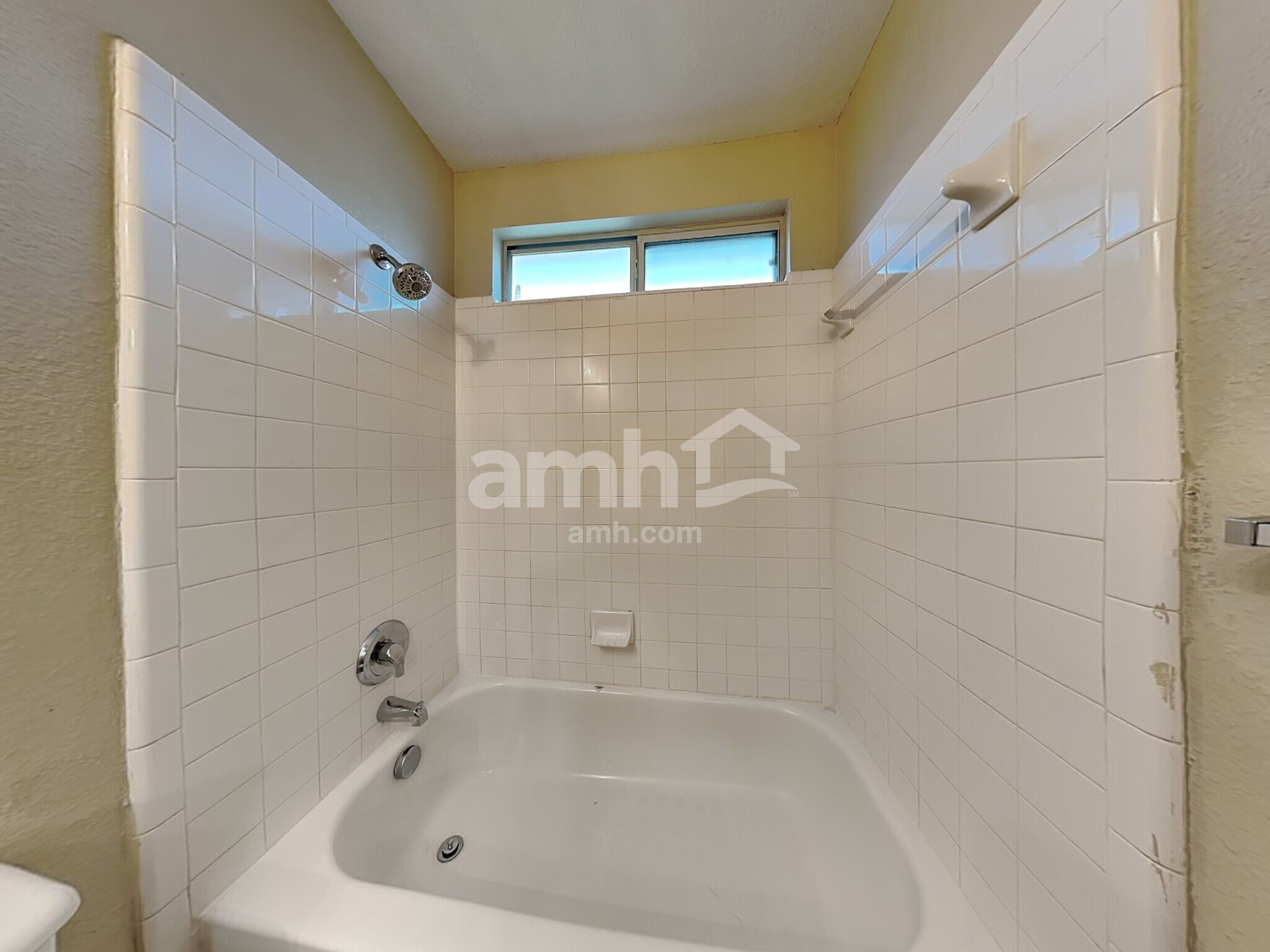 Building Photo - 136 Goddard