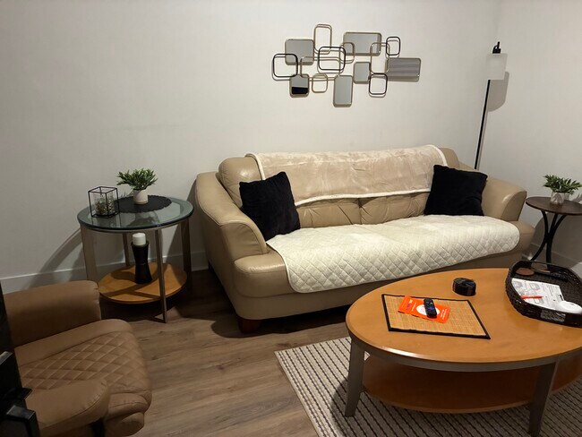 Building Photo - 42417 Lamporo Wy